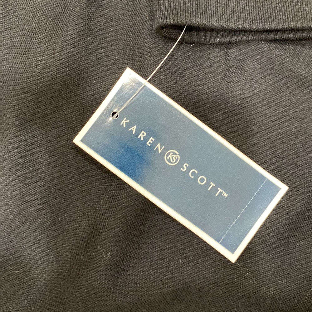 NWT.  Kendra Scott, women’s size Large, long sleeve Doxie Christmas t-shirt. - Picture 10 of 14